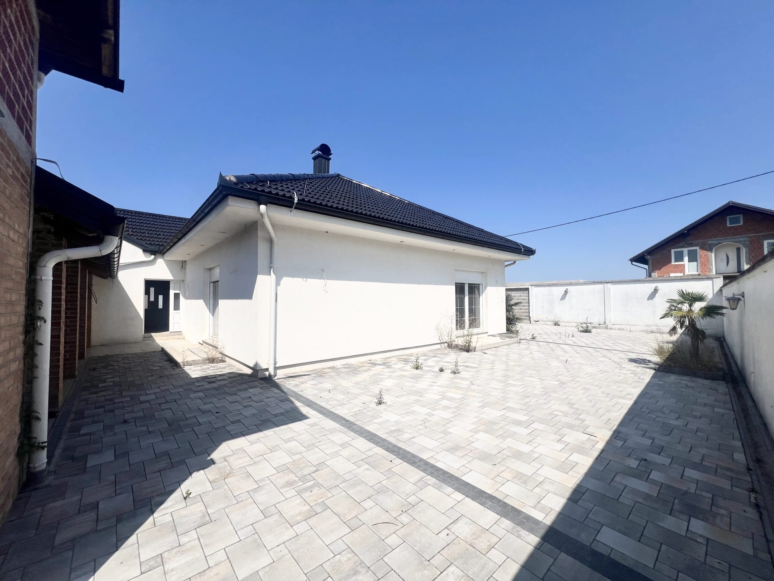 Nova kuća sa okućnicom Aleksandrovac