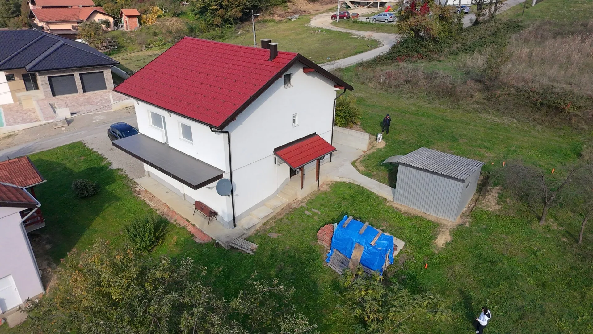 Na prodaju kuca sa dva stana