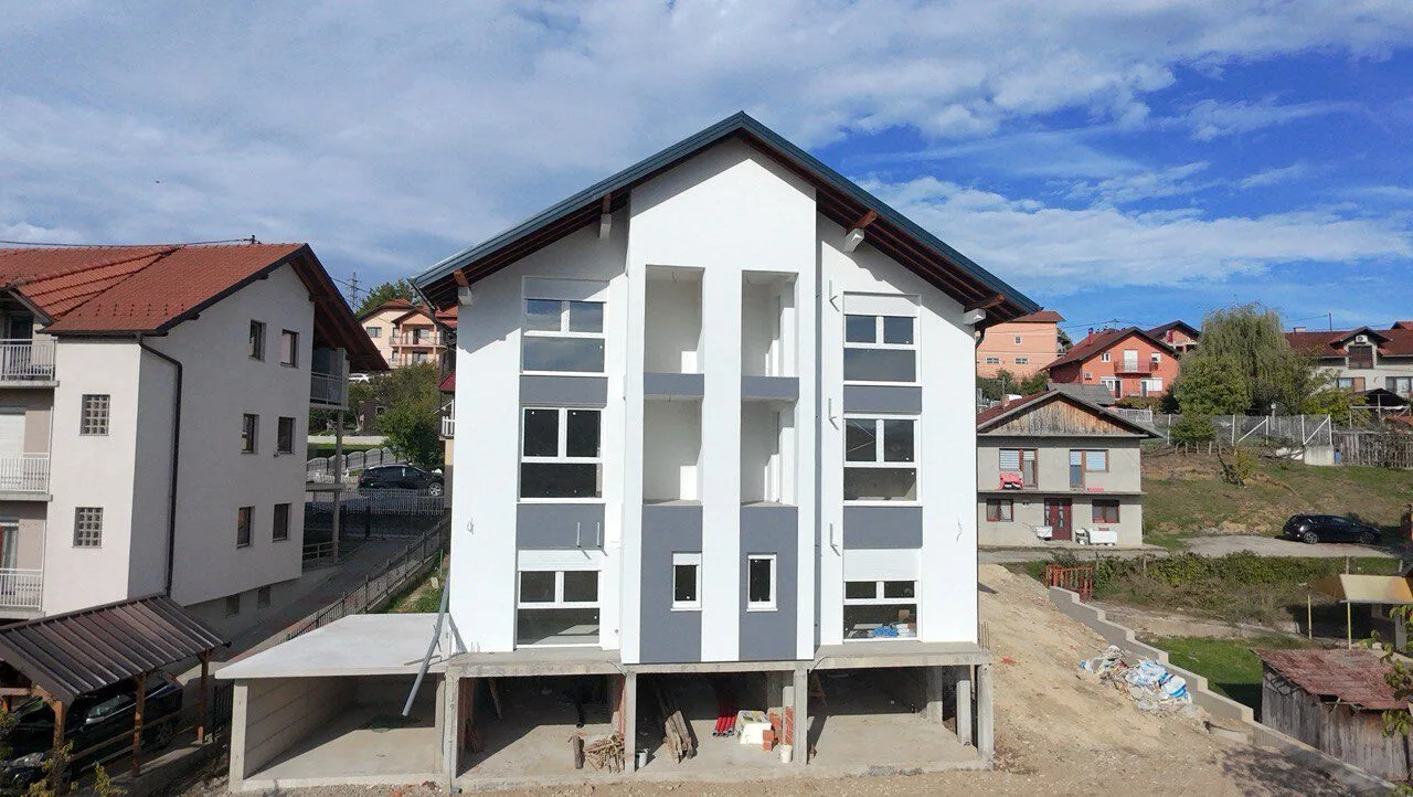 Sunčani vrhovi Lauš